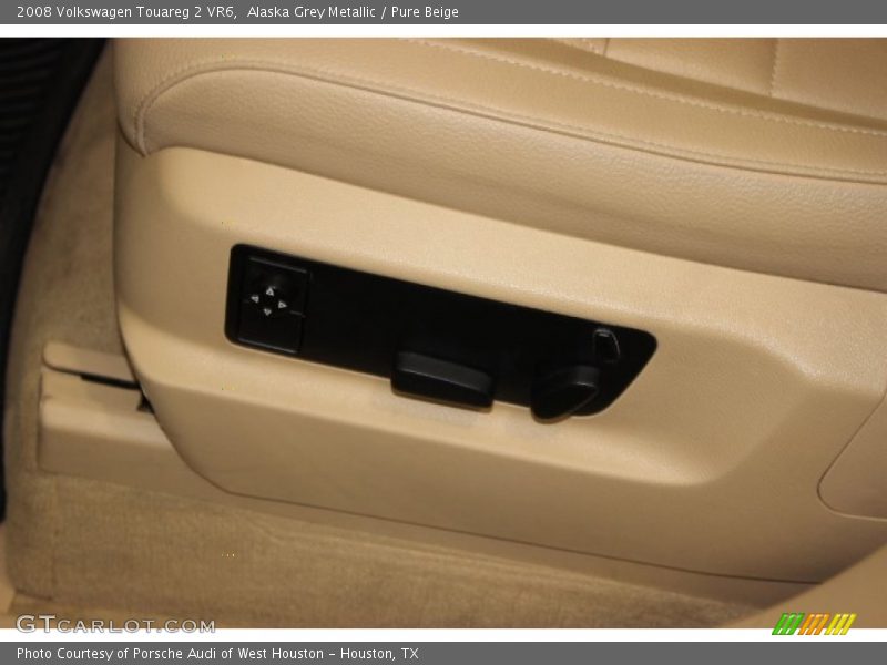 Alaska Grey Metallic / Pure Beige 2008 Volkswagen Touareg 2 VR6