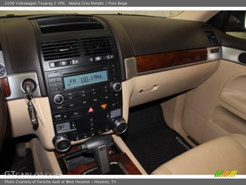 Alaska Grey Metallic / Pure Beige 2008 Volkswagen Touareg 2 VR6