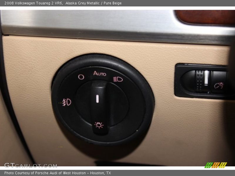 Alaska Grey Metallic / Pure Beige 2008 Volkswagen Touareg 2 VR6