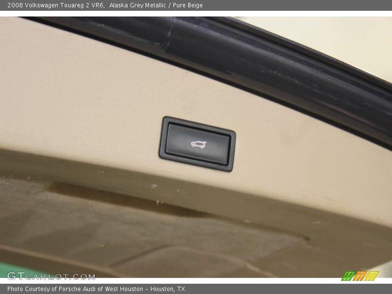 Alaska Grey Metallic / Pure Beige 2008 Volkswagen Touareg 2 VR6
