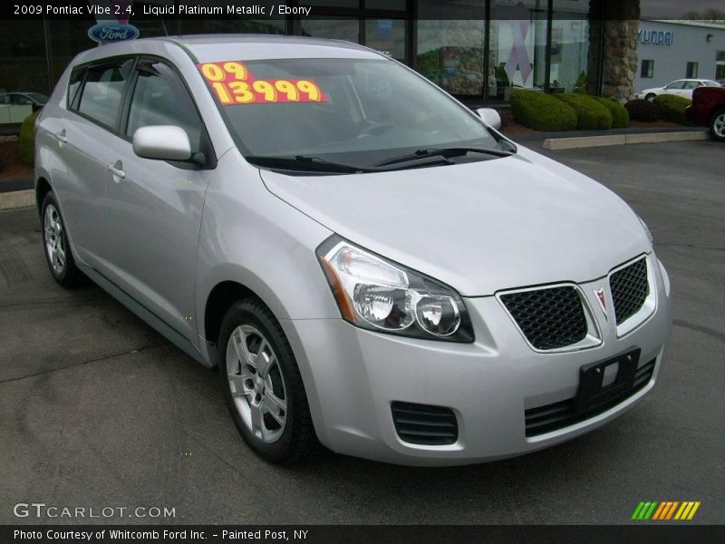 Liquid Platinum Metallic / Ebony 2009 Pontiac Vibe 2.4