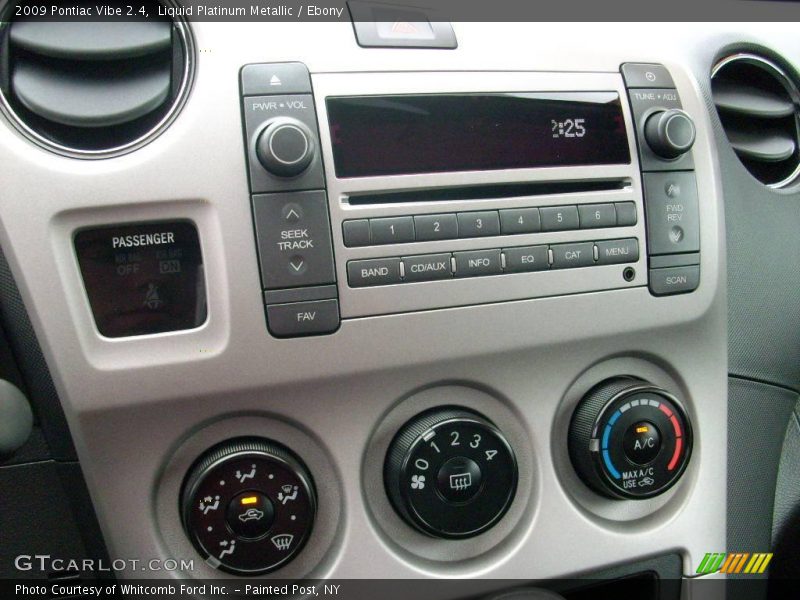 Liquid Platinum Metallic / Ebony 2009 Pontiac Vibe 2.4