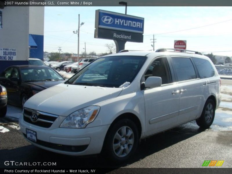 Cosmic White / Beige 2007 Hyundai Entourage GLS