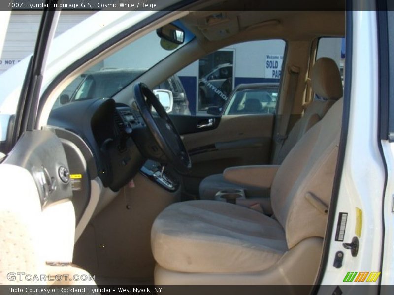 Cosmic White / Beige 2007 Hyundai Entourage GLS