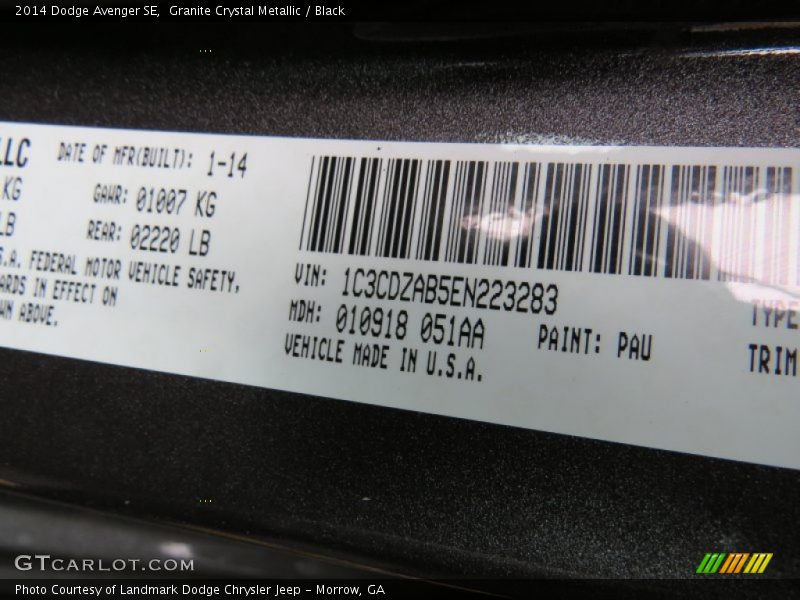 Granite Crystal Metallic / Black 2014 Dodge Avenger SE