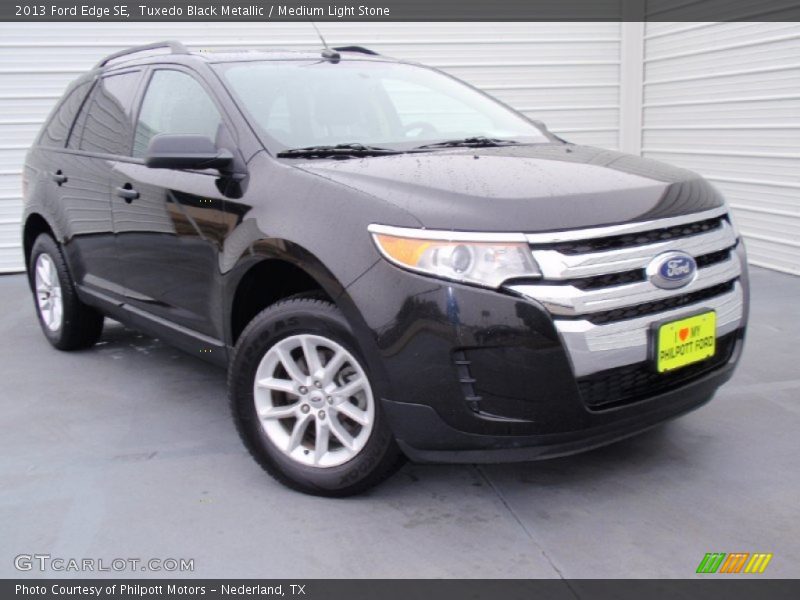 Tuxedo Black Metallic / Medium Light Stone 2013 Ford Edge SE