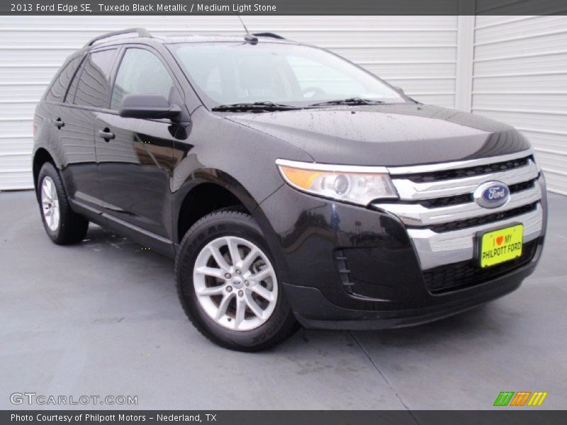 Tuxedo Black Metallic / Medium Light Stone 2013 Ford Edge SE