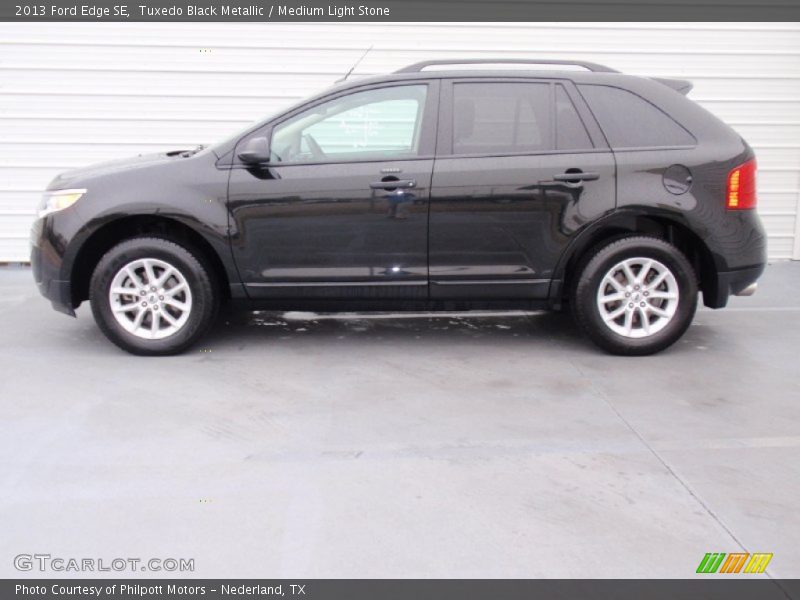 Tuxedo Black Metallic / Medium Light Stone 2013 Ford Edge SE