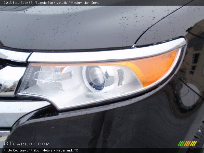 Tuxedo Black Metallic / Medium Light Stone 2013 Ford Edge SE