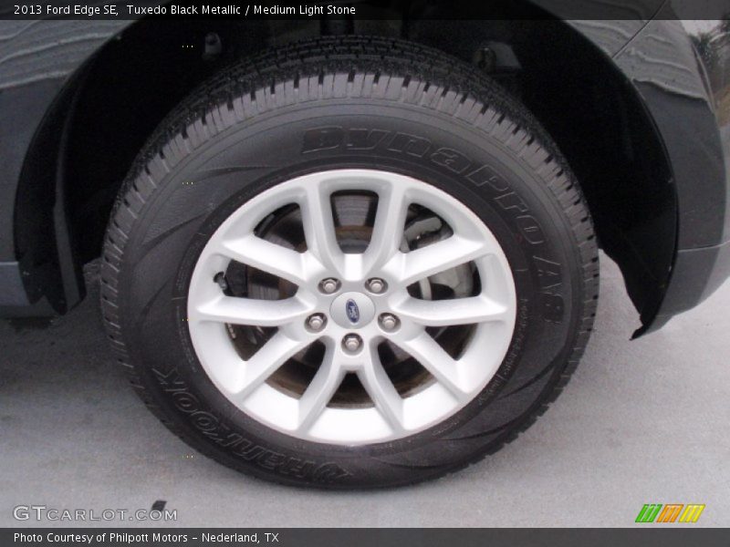 Tuxedo Black Metallic / Medium Light Stone 2013 Ford Edge SE