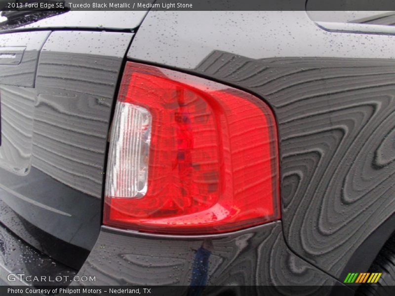 Tuxedo Black Metallic / Medium Light Stone 2013 Ford Edge SE
