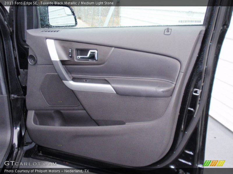 Tuxedo Black Metallic / Medium Light Stone 2013 Ford Edge SE