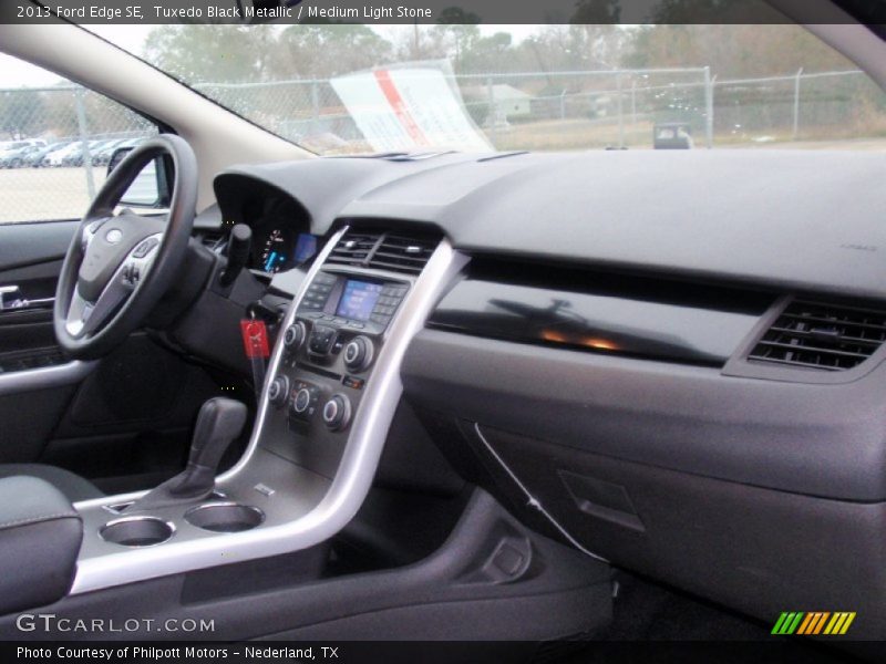 Tuxedo Black Metallic / Medium Light Stone 2013 Ford Edge SE