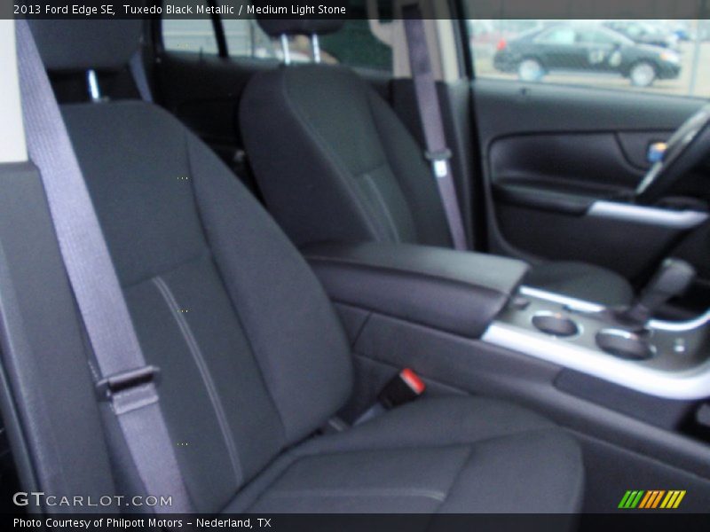 Tuxedo Black Metallic / Medium Light Stone 2013 Ford Edge SE
