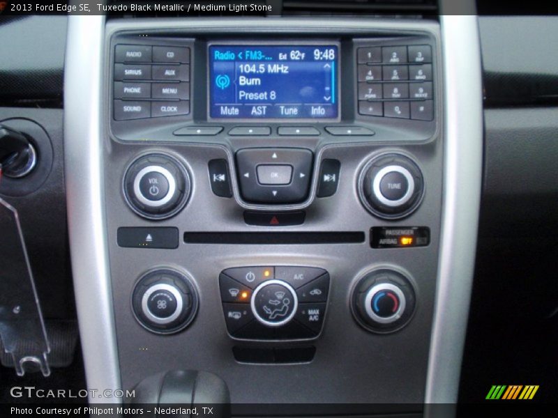 Tuxedo Black Metallic / Medium Light Stone 2013 Ford Edge SE