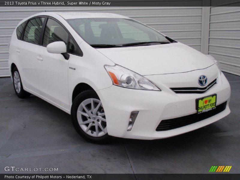 Super White / Misty Gray 2013 Toyota Prius v Three Hybrid