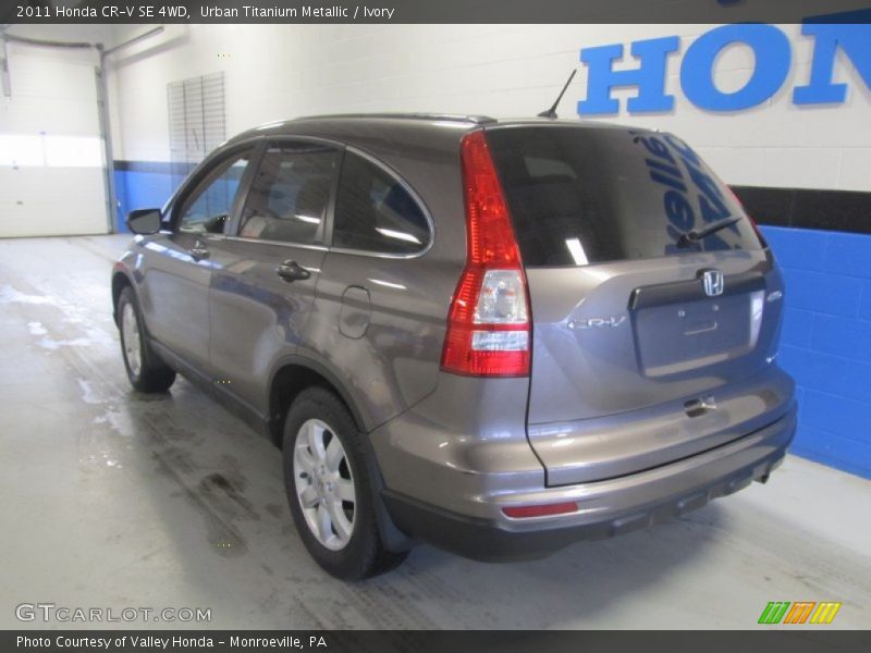 Urban Titanium Metallic / Ivory 2011 Honda CR-V SE 4WD