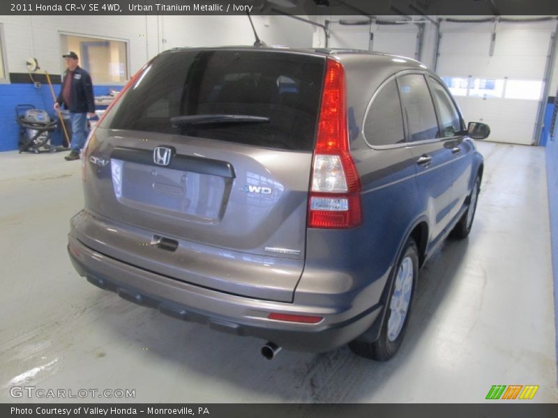 Urban Titanium Metallic / Ivory 2011 Honda CR-V SE 4WD