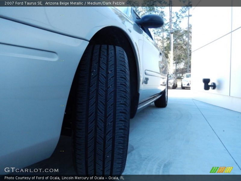 Arizona Beige Metallic / Medium/Dark Pebble 2007 Ford Taurus SE