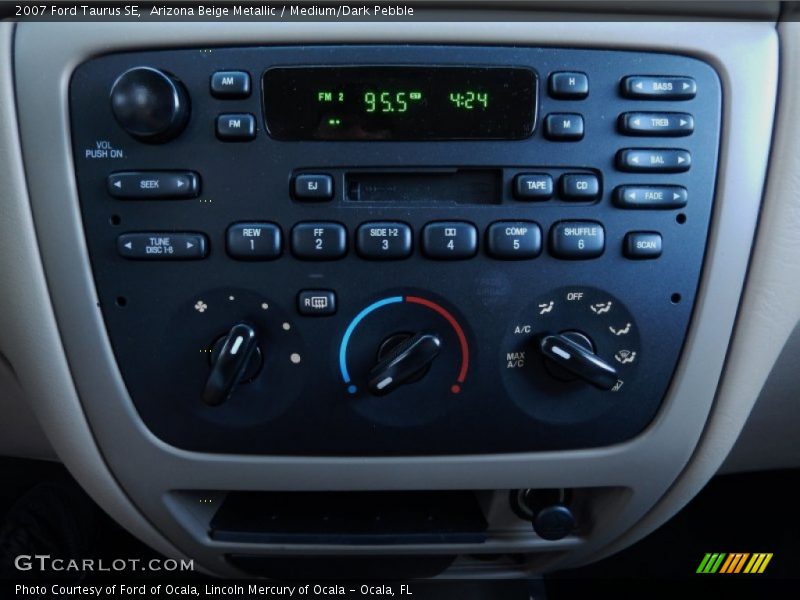Arizona Beige Metallic / Medium/Dark Pebble 2007 Ford Taurus SE
