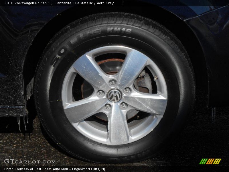 Tanzanite Blue Metallic / Aero Gray 2010 Volkswagen Routan SE