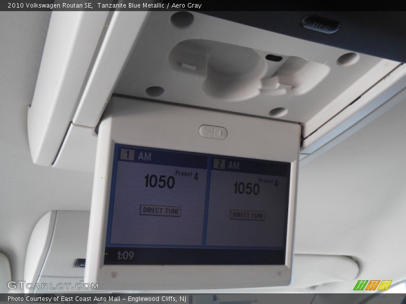 Tanzanite Blue Metallic / Aero Gray 2010 Volkswagen Routan SE
