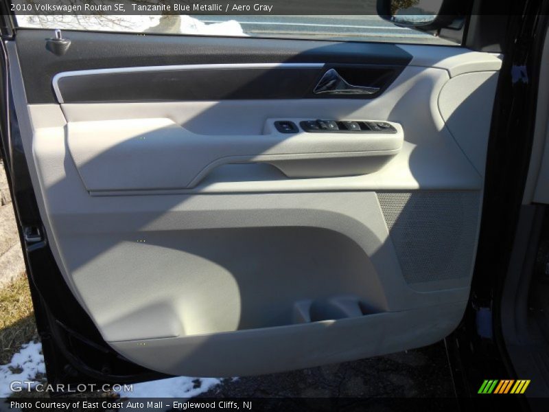 Tanzanite Blue Metallic / Aero Gray 2010 Volkswagen Routan SE