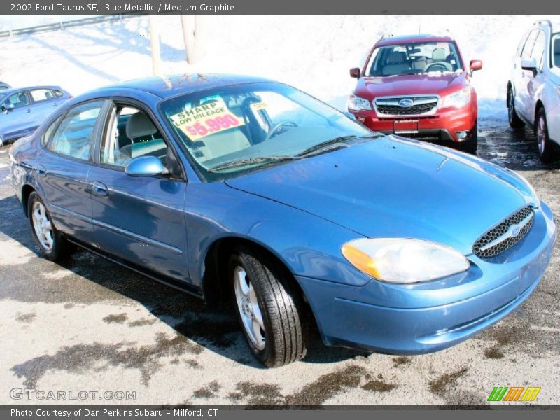 Front 3/4 View of 2002 Taurus SE