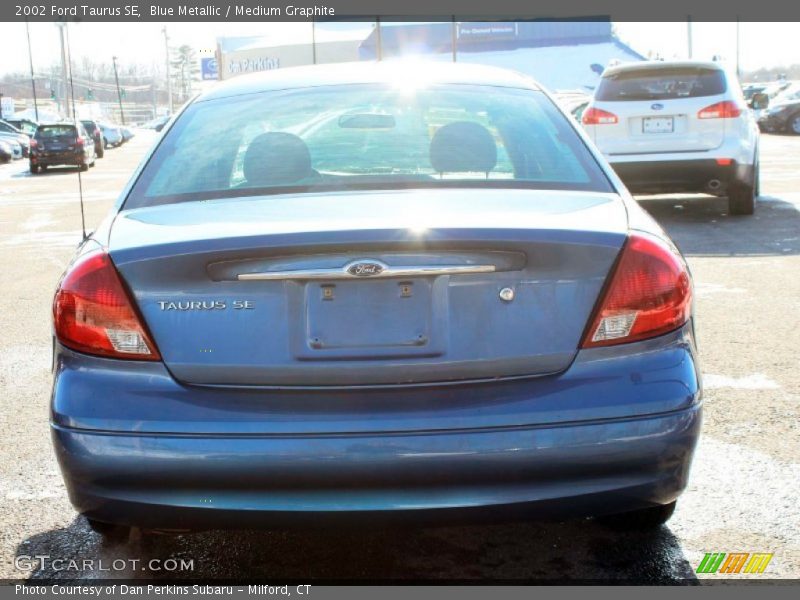 Blue Metallic / Medium Graphite 2002 Ford Taurus SE