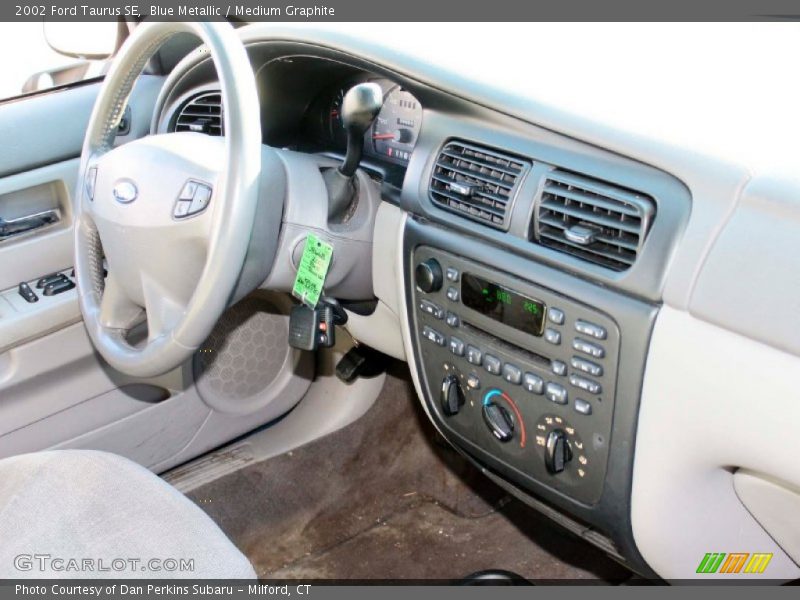 Blue Metallic / Medium Graphite 2002 Ford Taurus SE