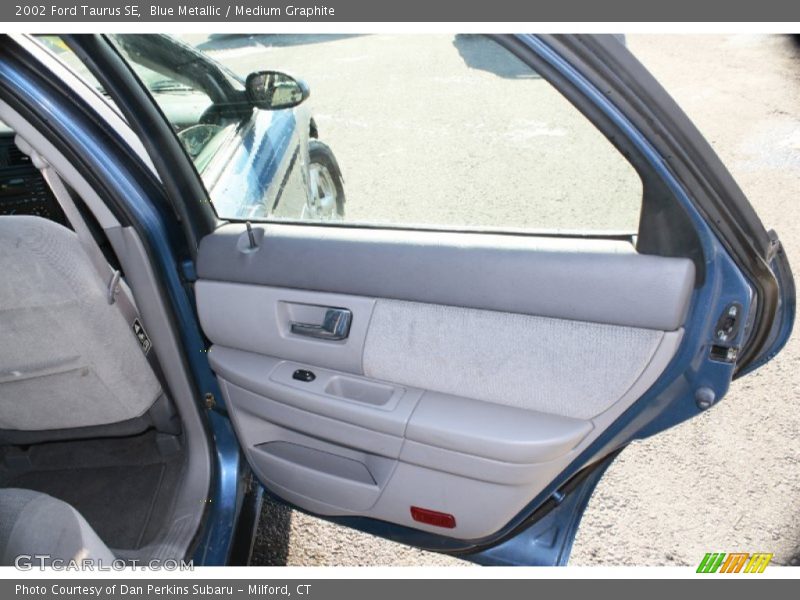Blue Metallic / Medium Graphite 2002 Ford Taurus SE