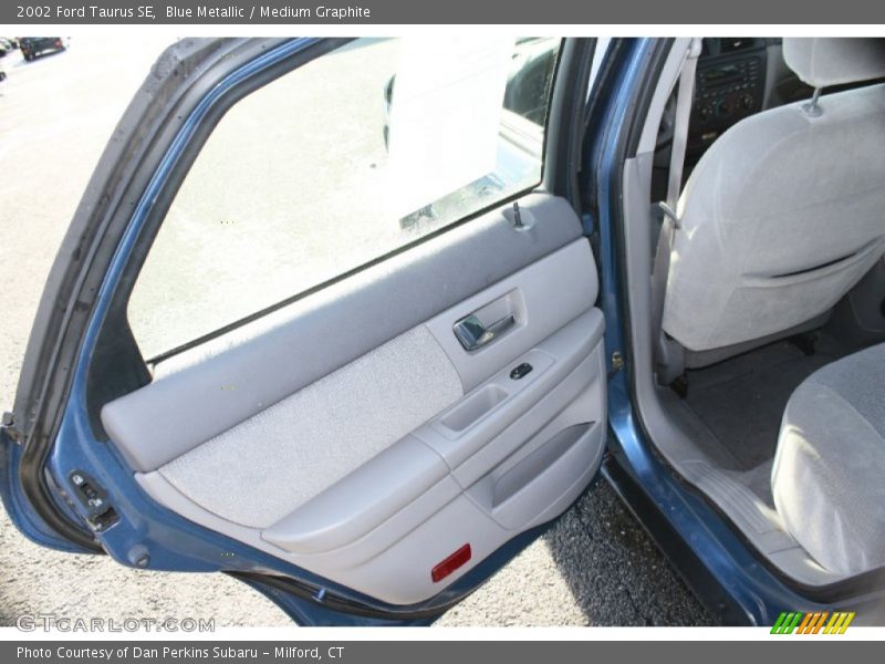 Blue Metallic / Medium Graphite 2002 Ford Taurus SE