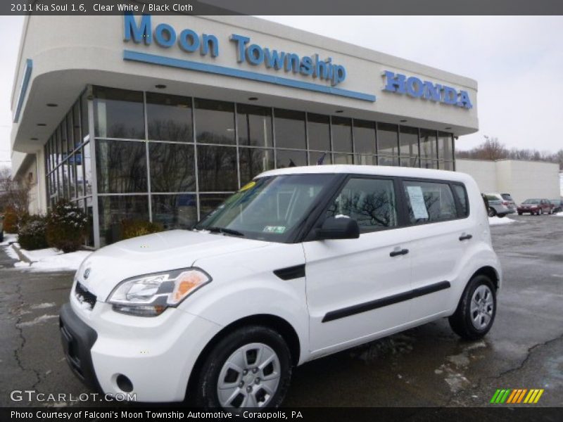 Clear White / Black Cloth 2011 Kia Soul 1.6