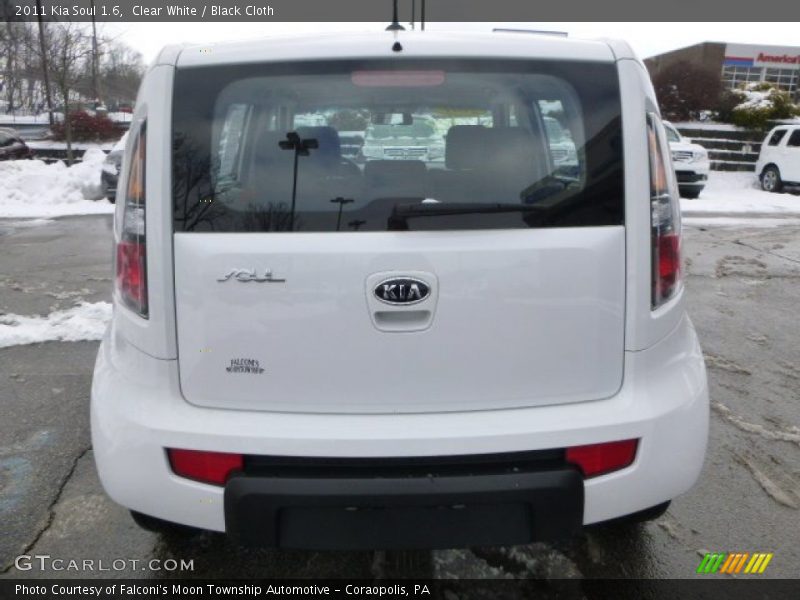 Clear White / Black Cloth 2011 Kia Soul 1.6