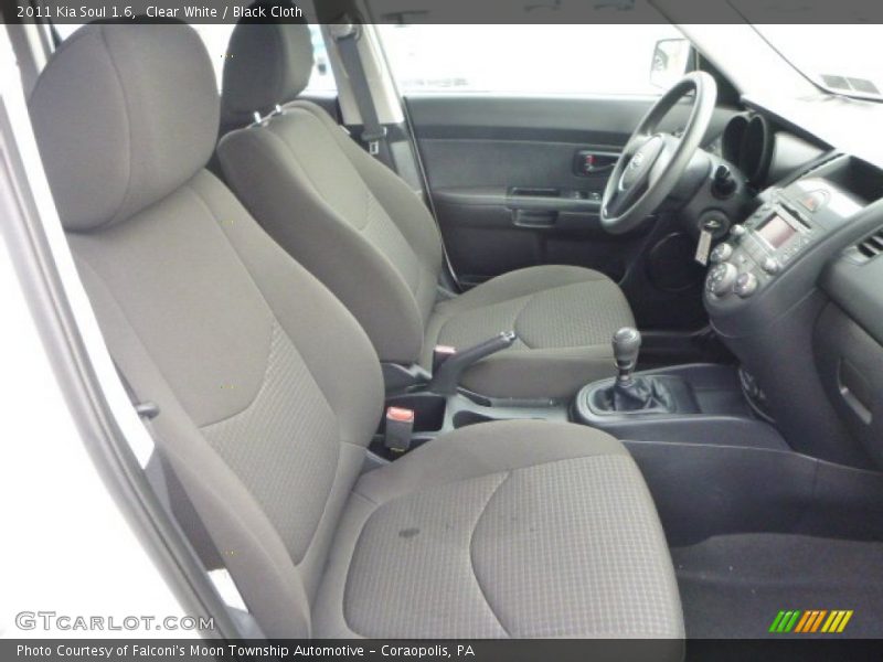 Clear White / Black Cloth 2011 Kia Soul 1.6