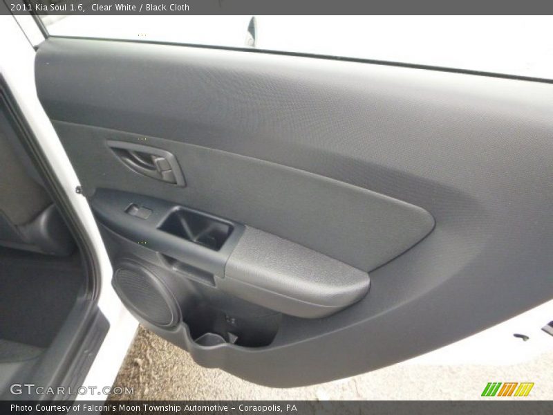 Clear White / Black Cloth 2011 Kia Soul 1.6