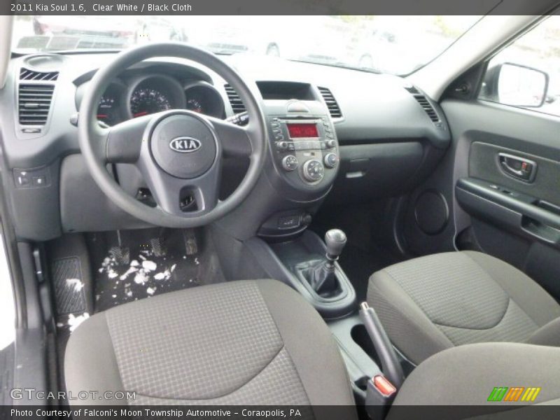 Clear White / Black Cloth 2011 Kia Soul 1.6