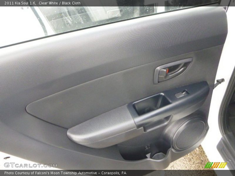 Clear White / Black Cloth 2011 Kia Soul 1.6