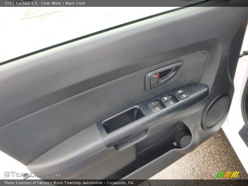 Clear White / Black Cloth 2011 Kia Soul 1.6