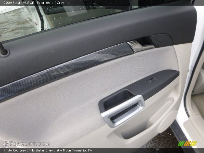 Polar White / Gray 2009 Saturn VUE XE