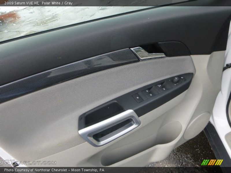 Polar White / Gray 2009 Saturn VUE XE