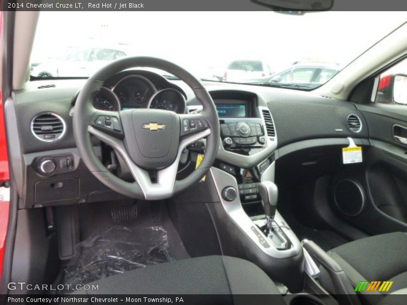 Red Hot / Jet Black 2014 Chevrolet Cruze LT