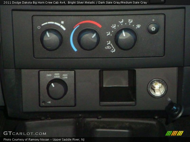 Bright Silver Metallic / Dark Slate Gray/Medium Slate Gray 2011 Dodge Dakota Big Horn Crew Cab 4x4