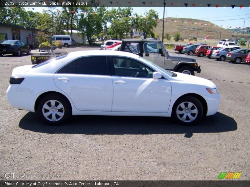 Super White / Bisque 2009 Toyota Camry LE
