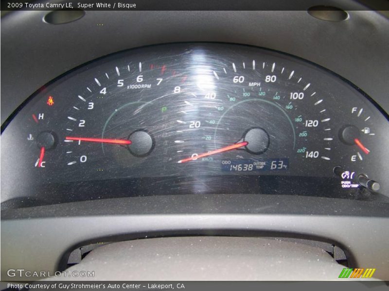 Super White / Bisque 2009 Toyota Camry LE