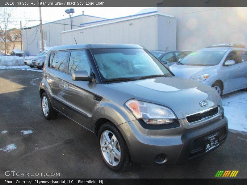Titanium Gray / Black Soul Logo Cloth 2010 Kia Soul +