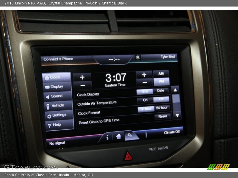 Controls of 2013 MKX AWD