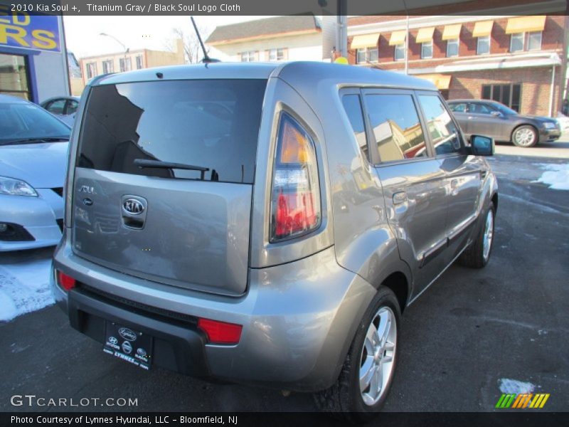 Titanium Gray / Black Soul Logo Cloth 2010 Kia Soul +