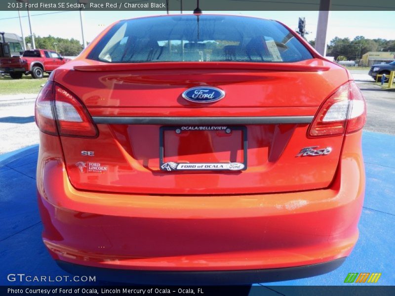 Race Red / Charcoal Black 2013 Ford Fiesta SE Sedan