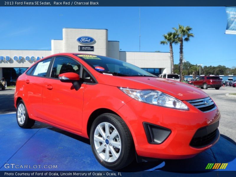 Race Red / Charcoal Black 2013 Ford Fiesta SE Sedan